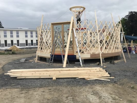 Montage_structure_yourte-min